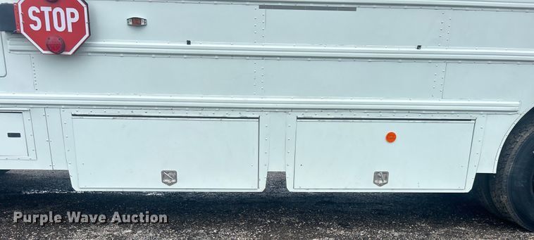 image for item EG1589 2006 International  CE300 school bus