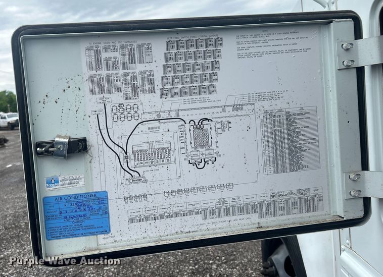 image for item EG1589 2006 International  CE300 school bus
