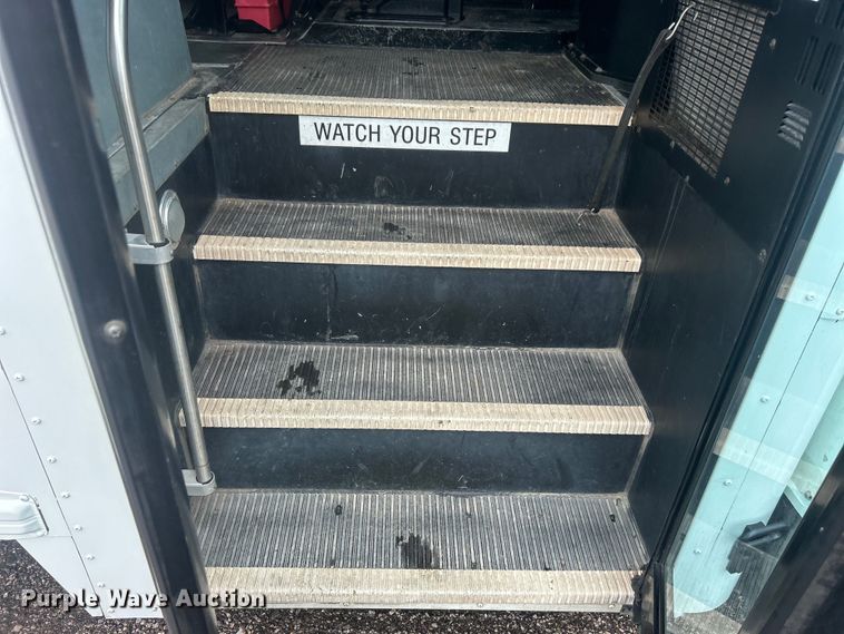 image for item EG1589 2006 International  CE300 school bus