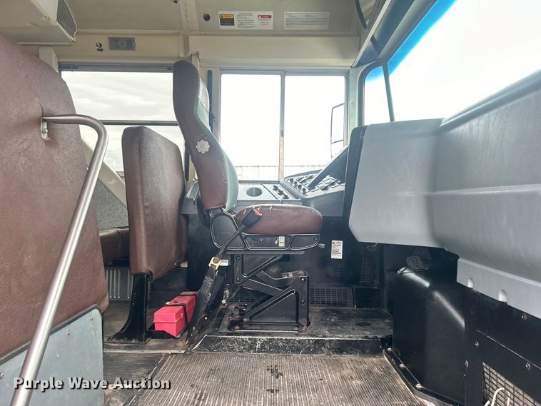 image for item EG1589 2006 International  CE300 school bus