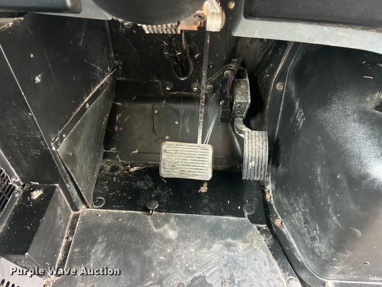 image for item EG1589 2006 International  CE300 school bus