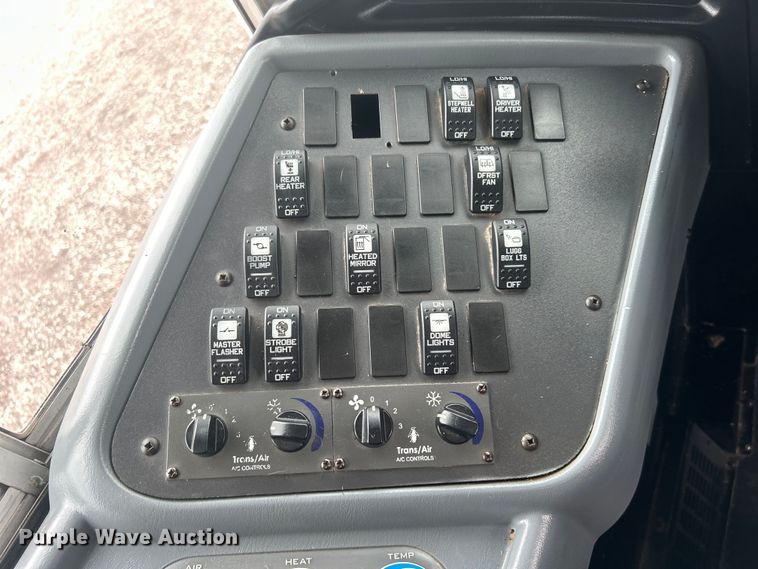 image for item EG1589 2006 International  CE300 school bus