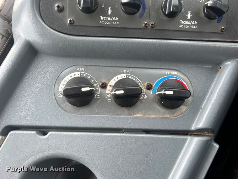 image for item EG1589 2006 International  CE300 school bus