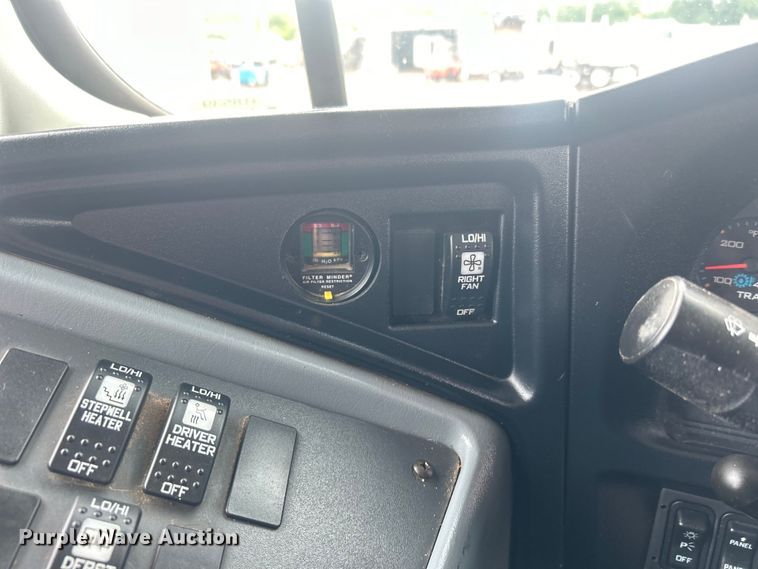 image for item EG1589 2006 International  CE300 school bus