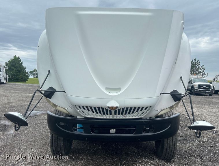 image for item EG1589 2006 International  CE300 school bus