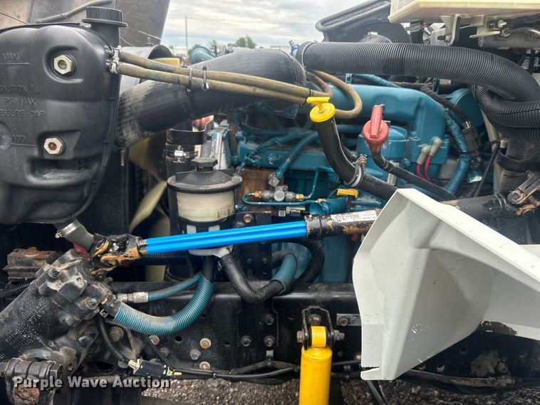 image for item EG1589 2006 International  CE300 school bus