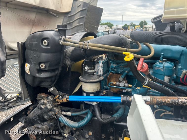 image for item EG1589 2006 International  CE300 school bus