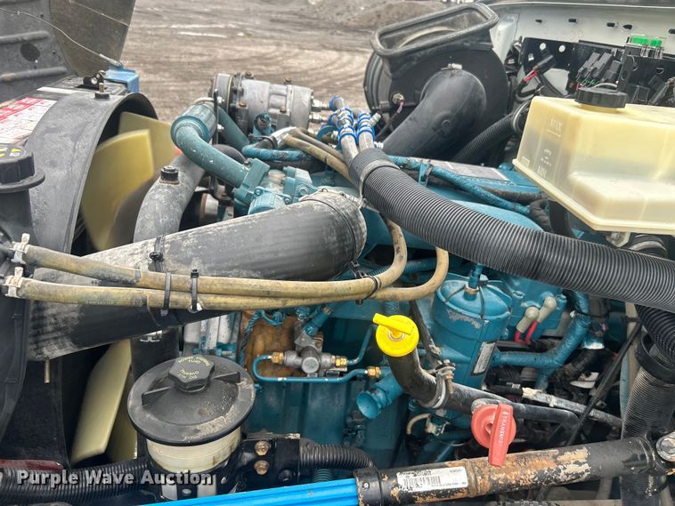 image for item EG1589 2006 International  CE300 school bus