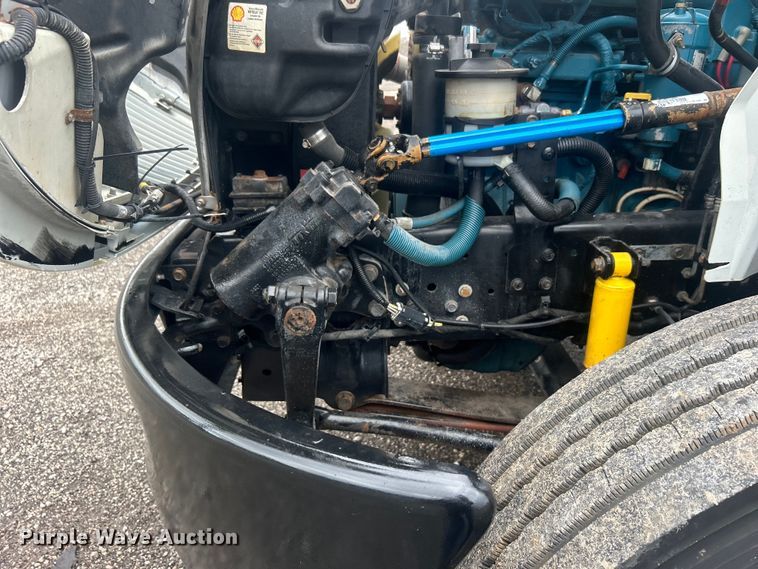 image for item EG1589 2006 International  CE300 school bus