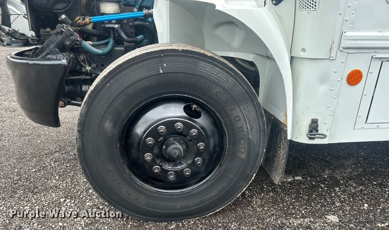 image for item EG1589 2006 International  CE300 school bus