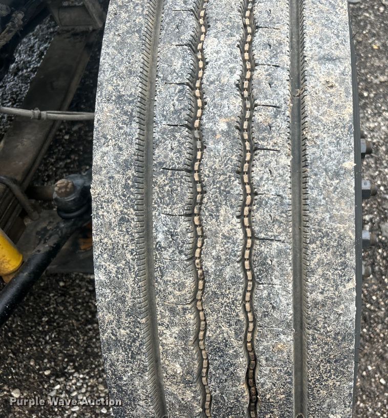 image for item EG1589 2006 International  CE300 school bus