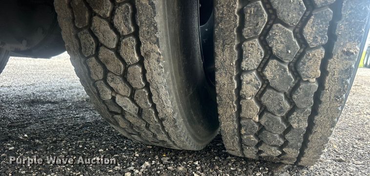 image for item EG1589 2006 International  CE300 school bus