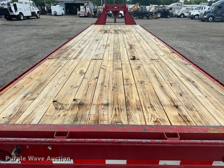 image for item EG1623 2014 TopHat  OTWG26X8.5-22.5E-F equipment trailer