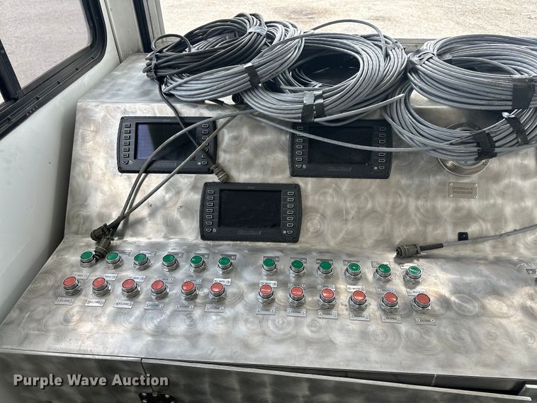 image for item EG1624 2008 Pace  CS716TA2 inspection trailer