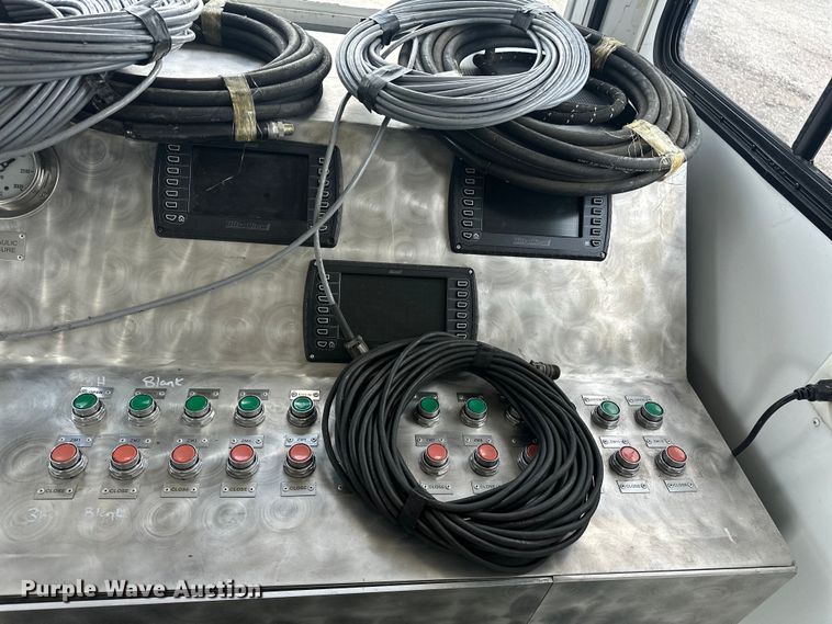 image for item EG1624 2008 Pace  CS716TA2 inspection trailer