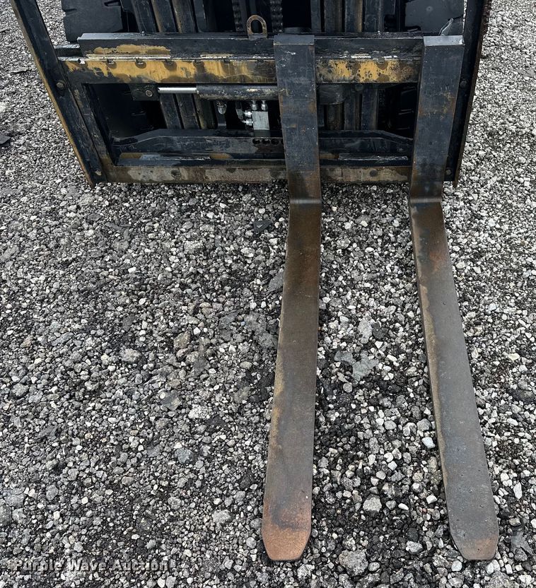 image for item EG1631 2004 Daewoo G25E-3 forklift