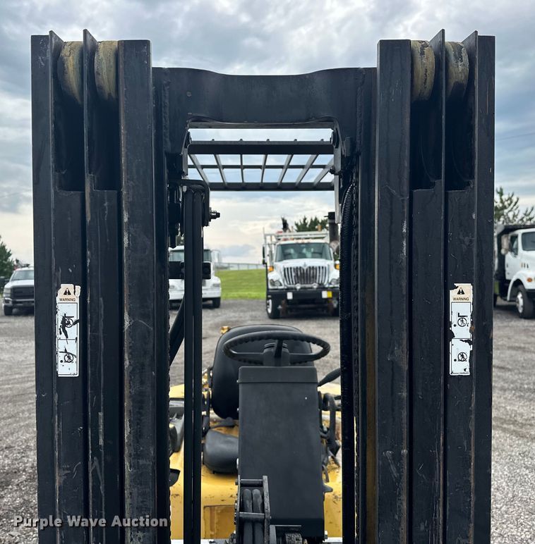 image for item EG1631 2004 Daewoo G25E-3 forklift