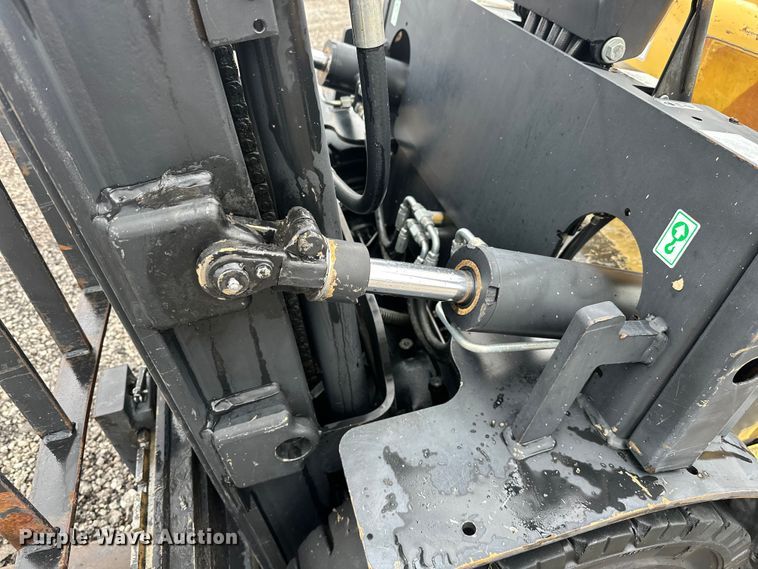 image for item EG1631 2004 Daewoo G25E-3 forklift