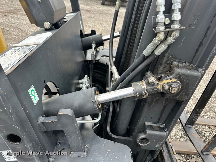 image for item EG1631 2004 Daewoo G25E-3 forklift