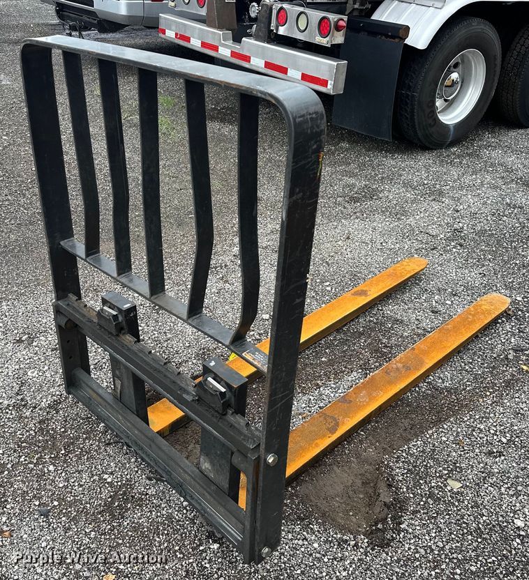 image for item EG1632 2008 Caterpillar  C5000-LP forklift