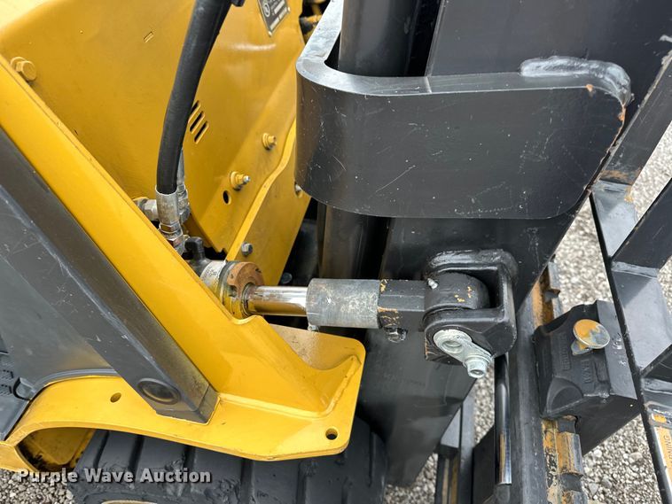 image for item EG1633 2007 Caterpillar  C5500-LP forklift