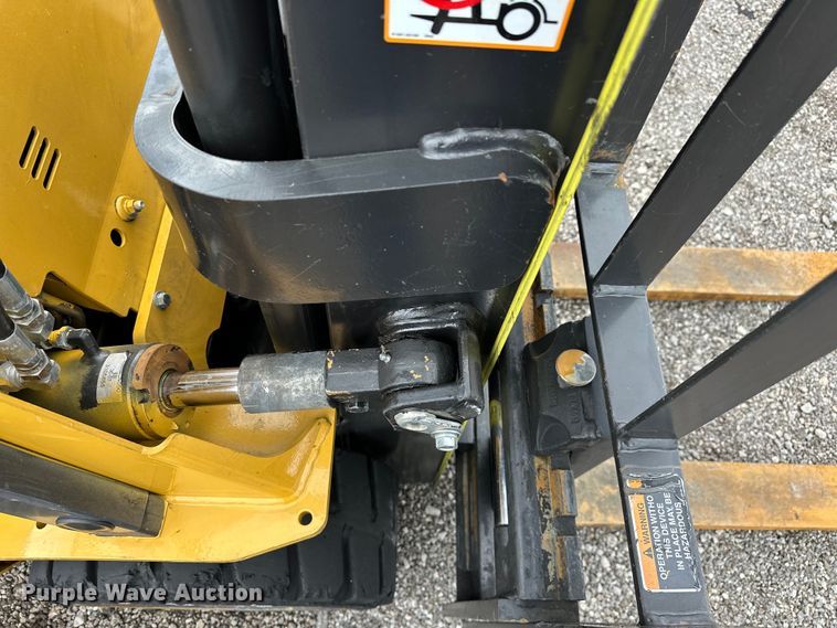 image for item EG1633 2007 Caterpillar  C5500-LP forklift