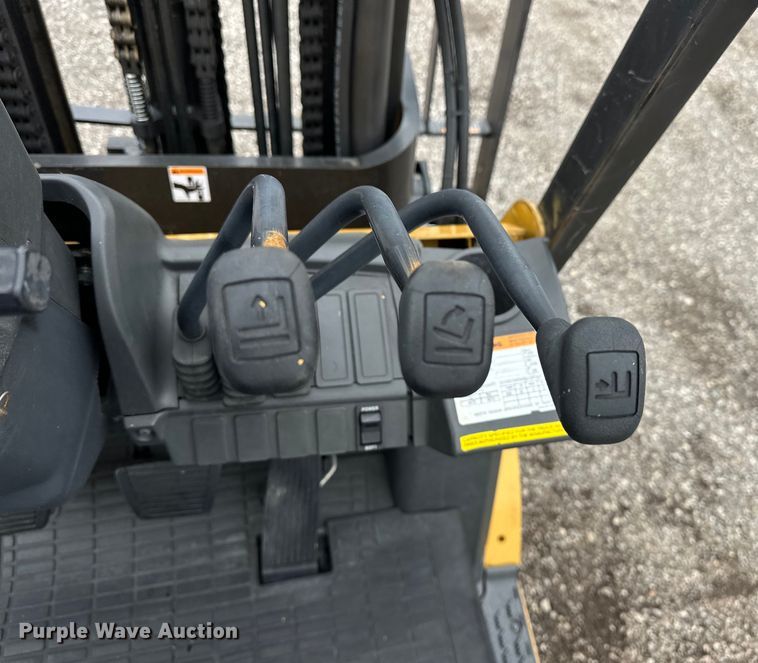 image for item EG1633 2007 Caterpillar  C5500-LP forklift