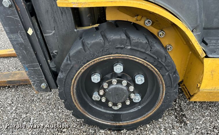 image for item EG1633 2007 Caterpillar  C5500-LP forklift