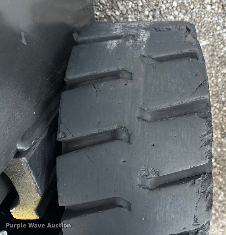 image for item EG1633 2007 Caterpillar  C5500-LP forklift