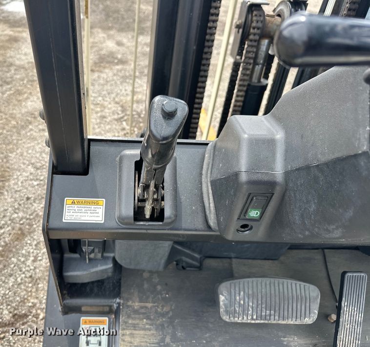 image for item EG1638 1998 Yale GLP050RGE83.5 forklift