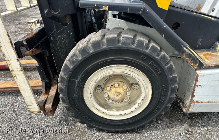 image for item EG1638 1998 Yale GLP050RGE83.5 forklift