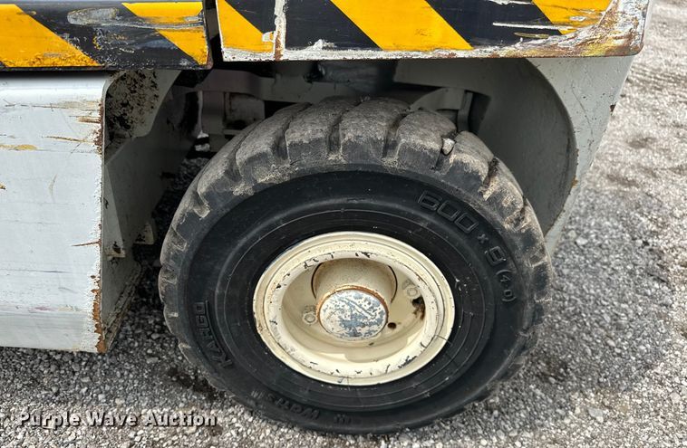 image for item EG1638 1998 Yale GLP050RGE83.5 forklift