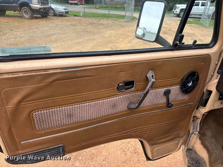 image for item EH3970 1982 Volkswagen  Vanagon GL van