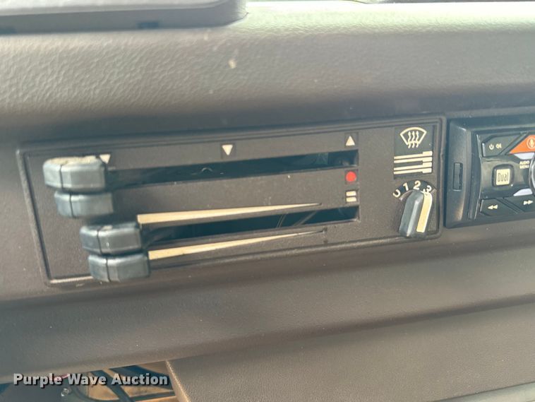 image for item EH3970 1982 Volkswagen  Vanagon GL van