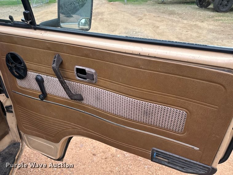image for item EH3970 1982 Volkswagen  Vanagon GL van
