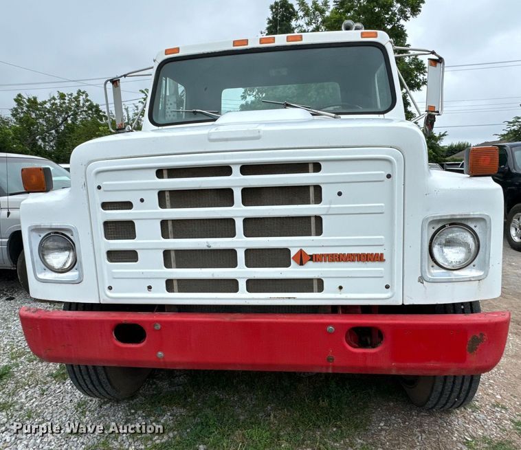 image for item EH3984 1988 International  1754 semi truck