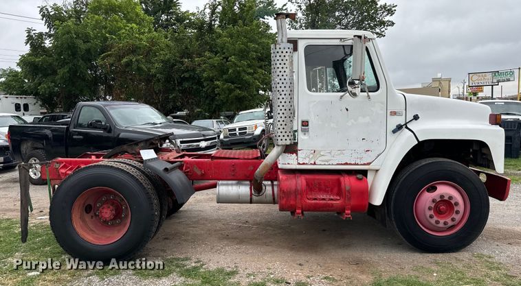 image for item EH3984 1988 International  1754 semi truck