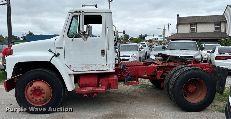 image for item EH3984 1988 International  1754 semi truck