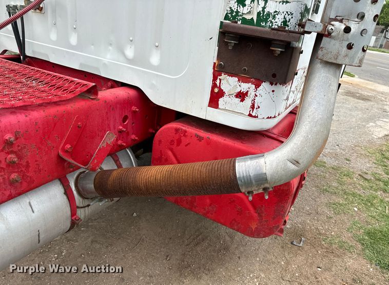 image for item EH3984 1988 International  1754 semi truck