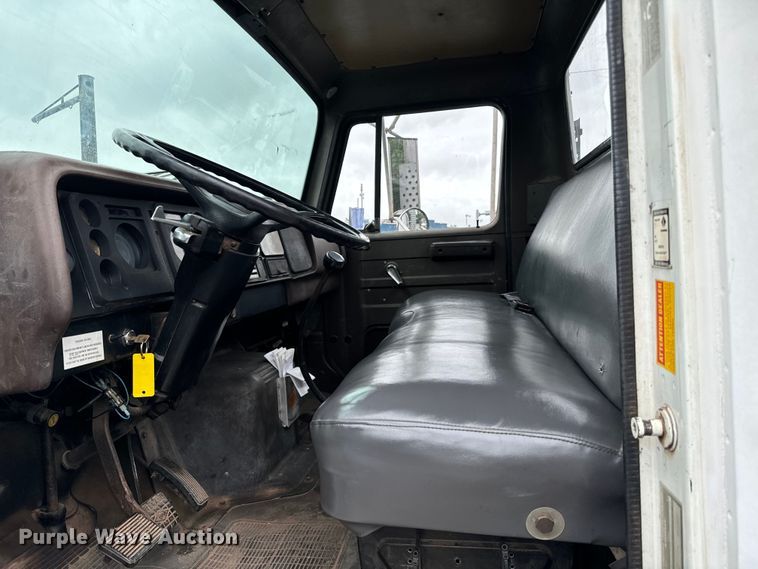 image for item EH3984 1988 International  1754 semi truck