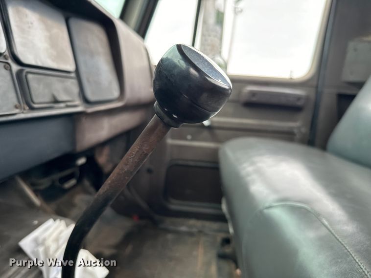 image for item EH3984 1988 International  1754 semi truck