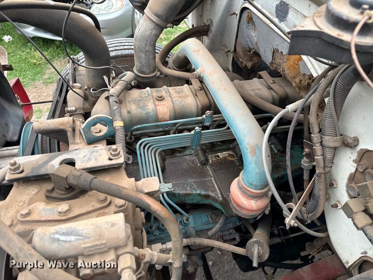 image for item EH3984 1988 International  1754 semi truck