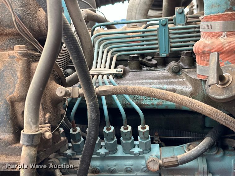 image for item EH3984 1988 International  1754 semi truck