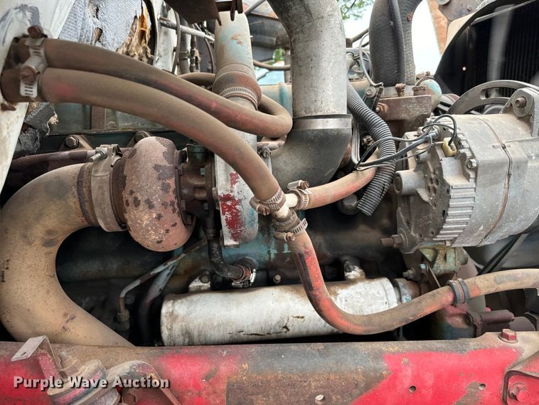 image for item EH3984 1988 International  1754 semi truck