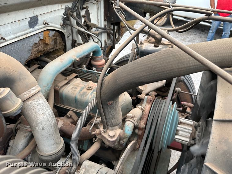 image for item EH3984 1988 International  1754 semi truck