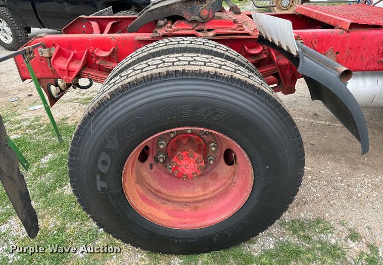 image for item EH3984 1988 International  1754 semi truck