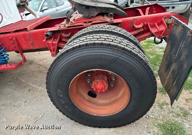 image for item EH3984 1988 International  1754 semi truck