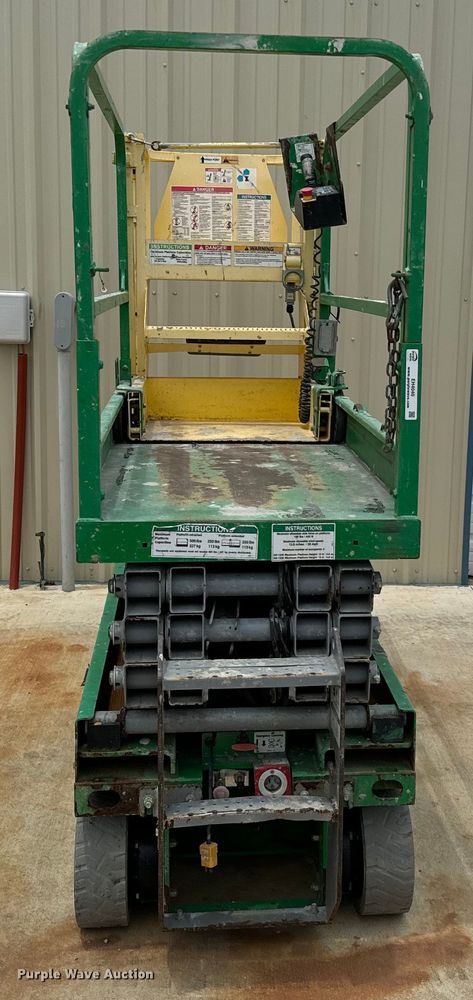 image for item EH4040 2014 Genie GS-1930 scissor lift