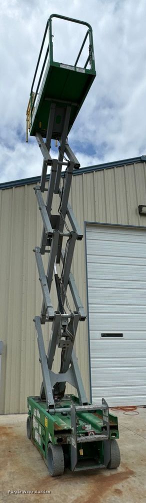 image for item EH4040 2014 Genie GS-1930 scissor lift