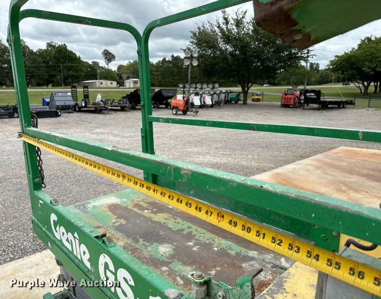 image for item EH4040 2014 Genie GS-1930 scissor lift